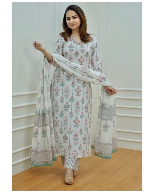 Featuring sophisticated yet elegant Cotton Suit Set which is decorated with beautiful embroidery and prints It is very effortless and chic design