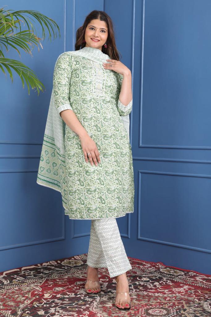 Beautiful style suit with beautiful embroidery